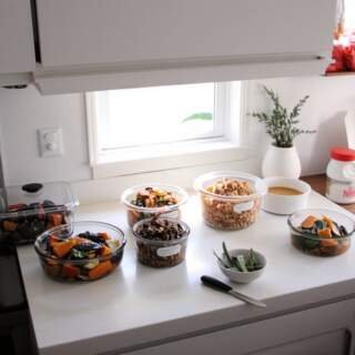 Postpartum Meal Plan: Easy Freezer Meals for New Moms (2025-2026)