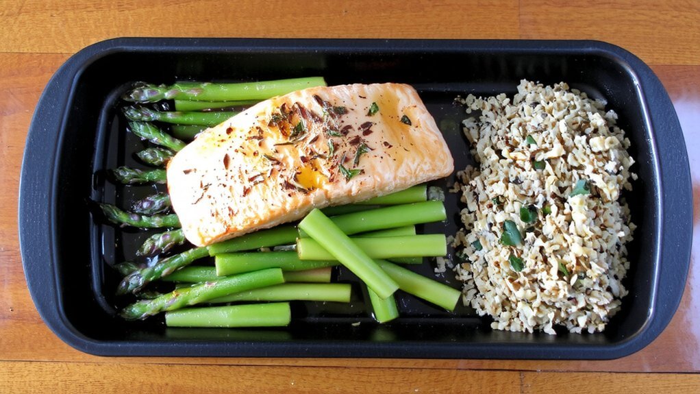seared salmon asparagus quinoa
